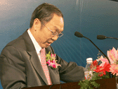 中国国际货运代理协会会长罗开富在大会上发表演讲